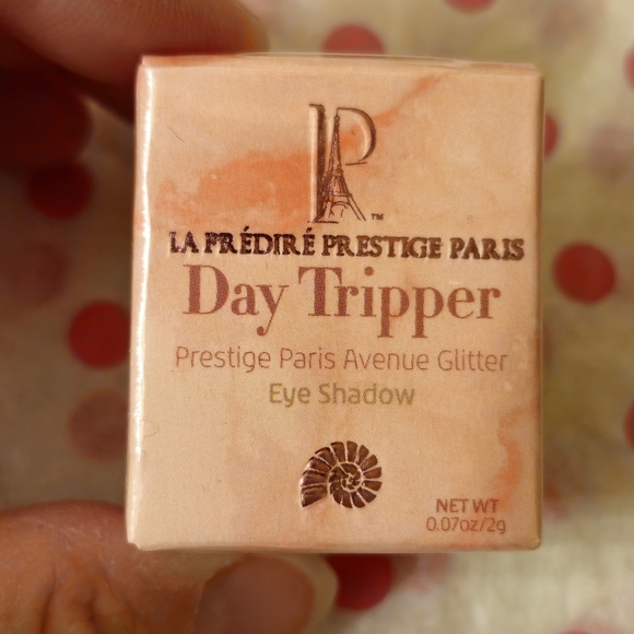 NIB-Eyeshadow-Predire Day Tripper - Prestige Paris Avenue Matte Eye Shadow #05 - Picture 6 of 11